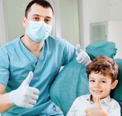 Qué edad deben tener los niños para la primera visita al odontólogo